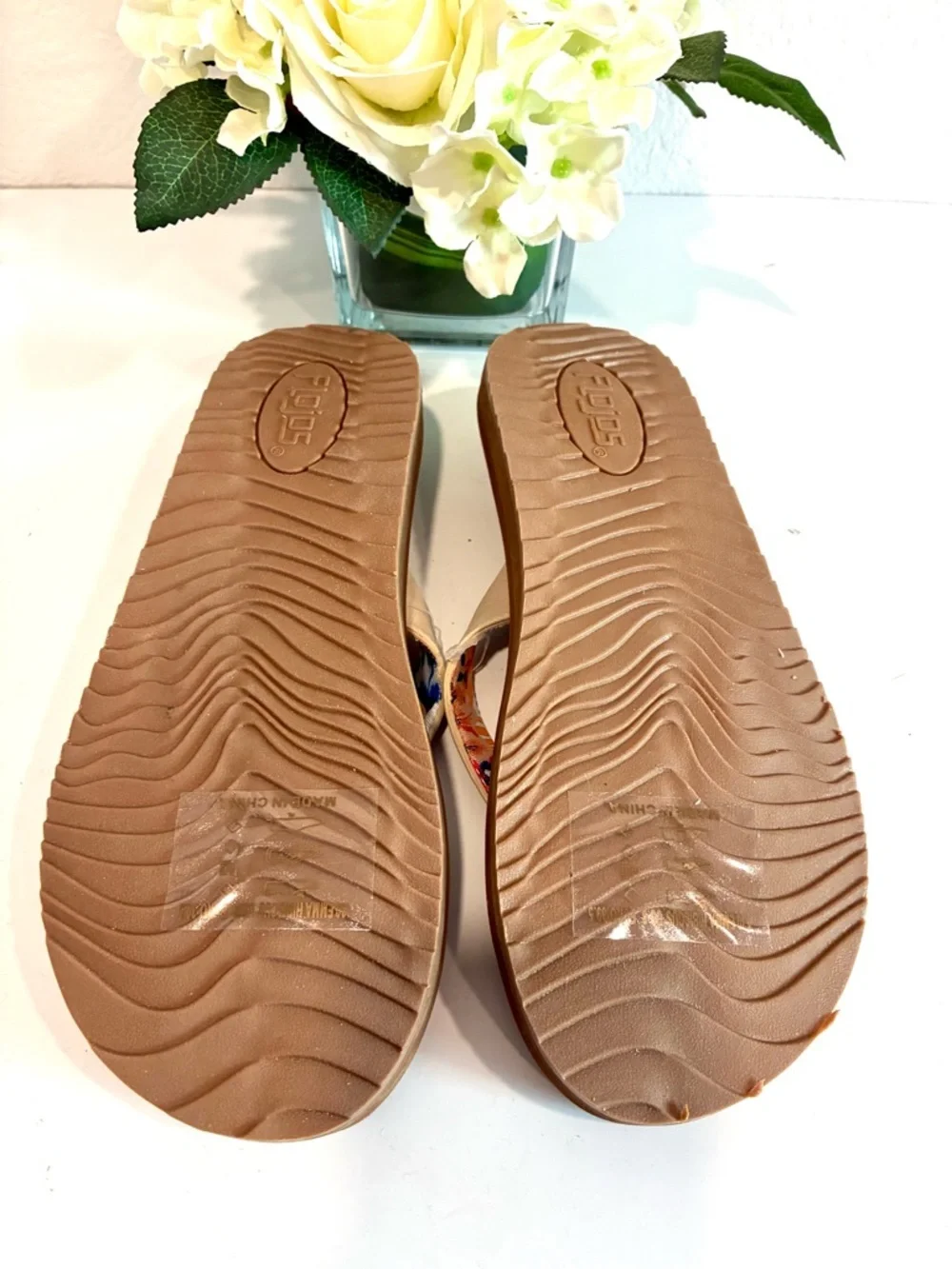 NWT Flojos flip flops sandals size 8
